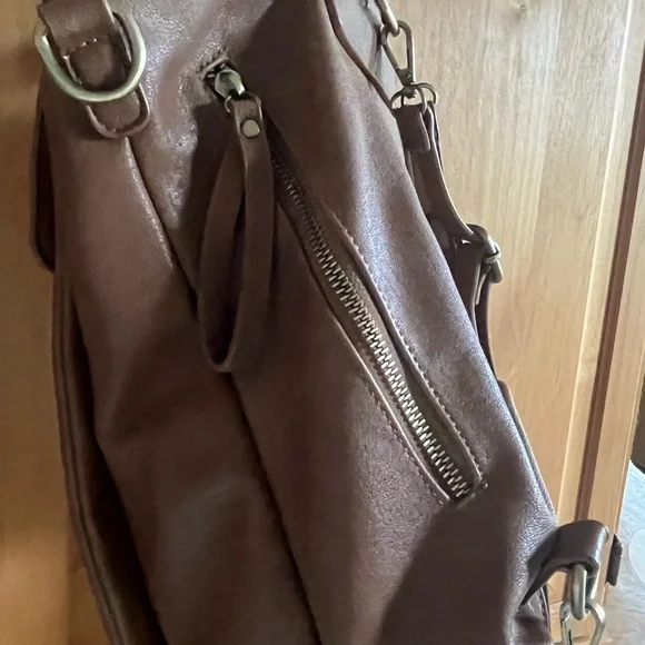 Brown leather backpack style Antik Kraft bag. - Picture 3 of 8